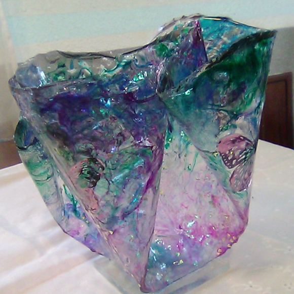 Made by Misty resin vase - Picture 4 of 4